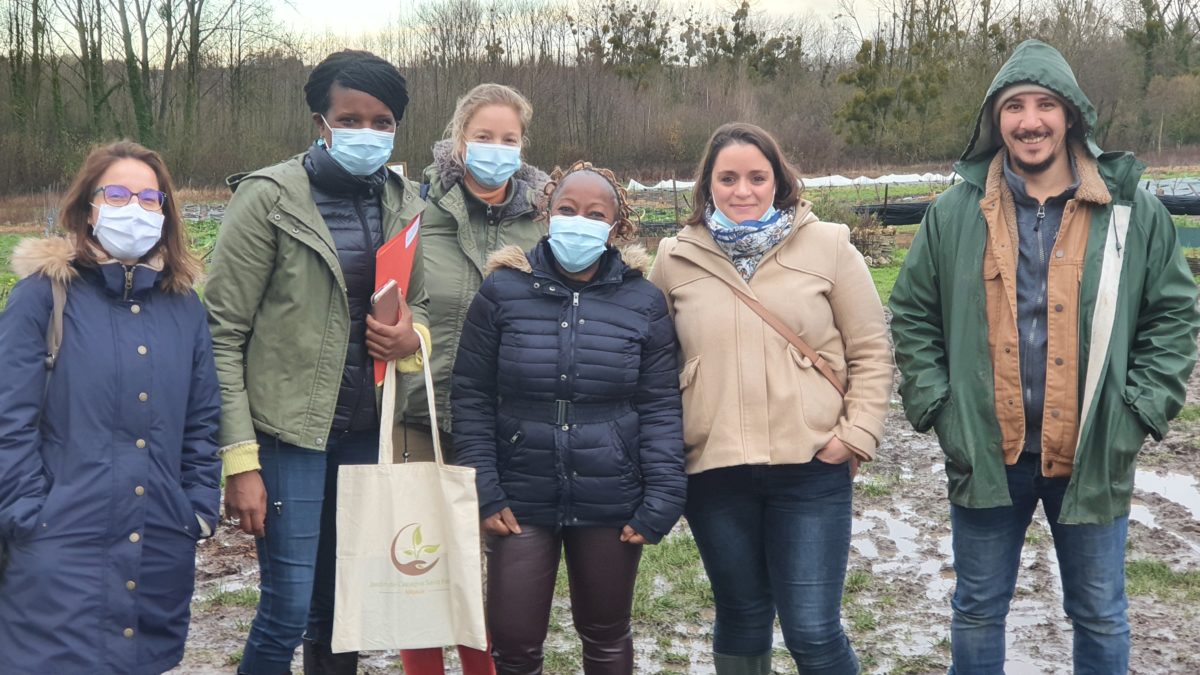 Visite de Mesdames Rezeg et Mahoukou au Jardin de Cocagne SaintFaron